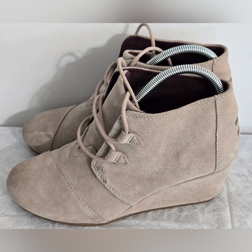 Toms Original One For One Suede Ankle Boots 10 Oatmeal
